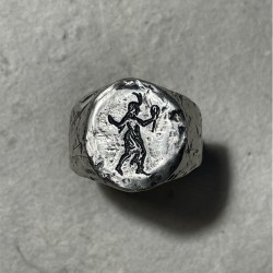 THE MAENAD PRIESTESS RING